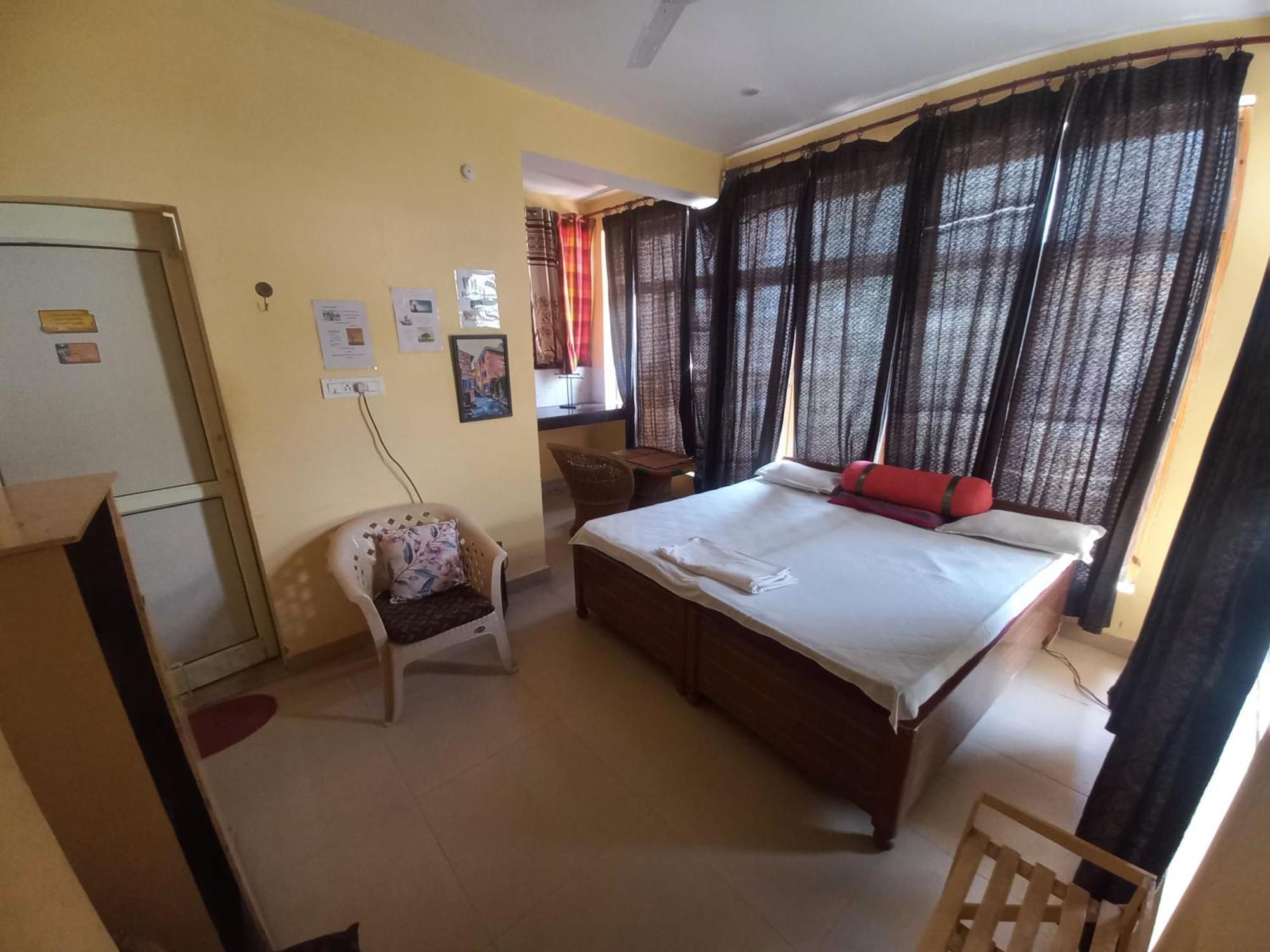 Devi Music Ashram Bed & Breakfast Rishikesh Exterior photo
