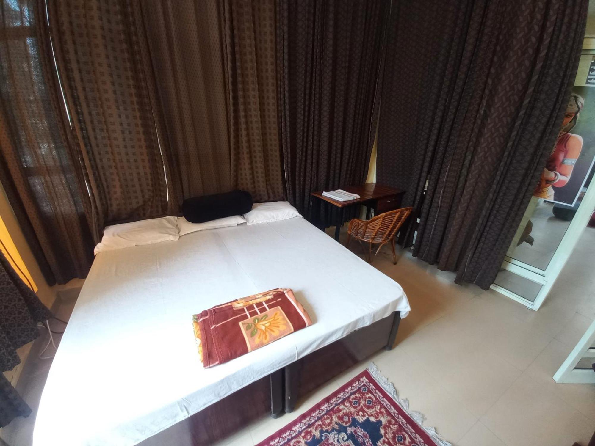 Devi Music Ashram Bed & Breakfast Rishikesh Exterior photo